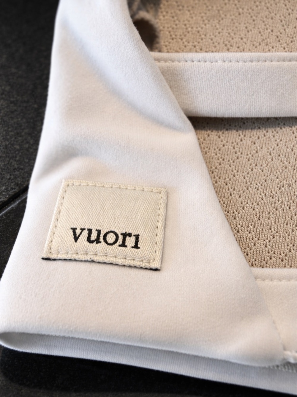 Vuori White Scoop Neck Sports Bra - Picture 5 of 6
